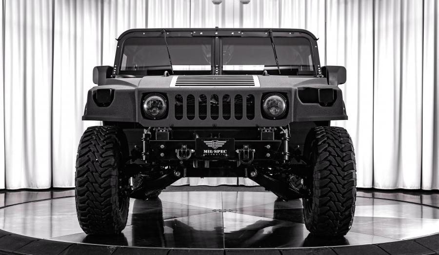  Hummer H1 Launch Edition by Mil-Spec Automotive 2019 года  (фото 10 из 16)